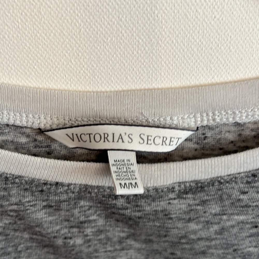 VICTORIA’S Secret Heather gray tank top with front pocket size M - Picture 5 of 16